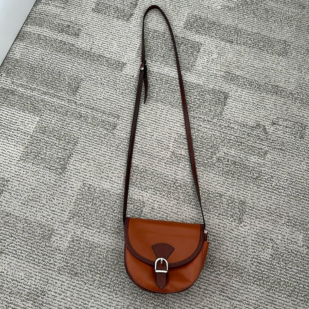 Leather Saddle Crossbody Bag in Tan with Dark Brown Trim